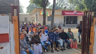 BJP leaders protest at district office in Rourkela
