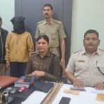 Police arresting mastermind involved in fake job advertisement scam in Sundargarh