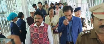 Health Minister meeting burnt student at IGH during hospital visit