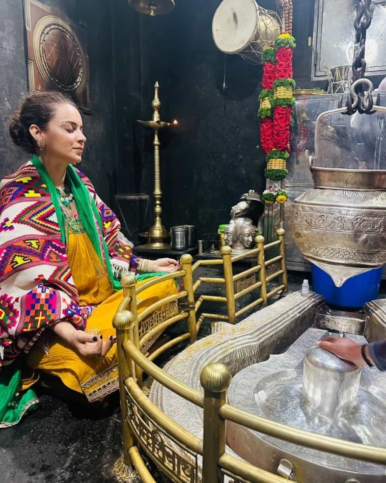 Kangana Ranaut at Bhimashankar Jyotirlinga during 12 Jyotirlinga Darshan