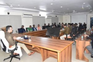 Rourkela Police Superintendent meeting with bar operators at District Police Office