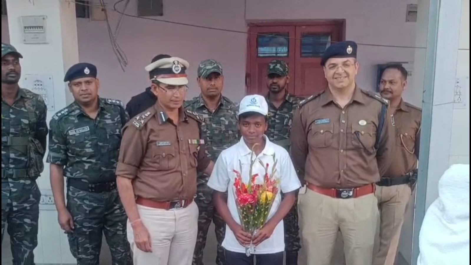 Inami Maoist Prabhu surrender in Rourkela before DIG and SP