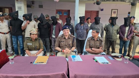 Online betting gang arrested in Rourkela with seized cash and Mahindra Thar
