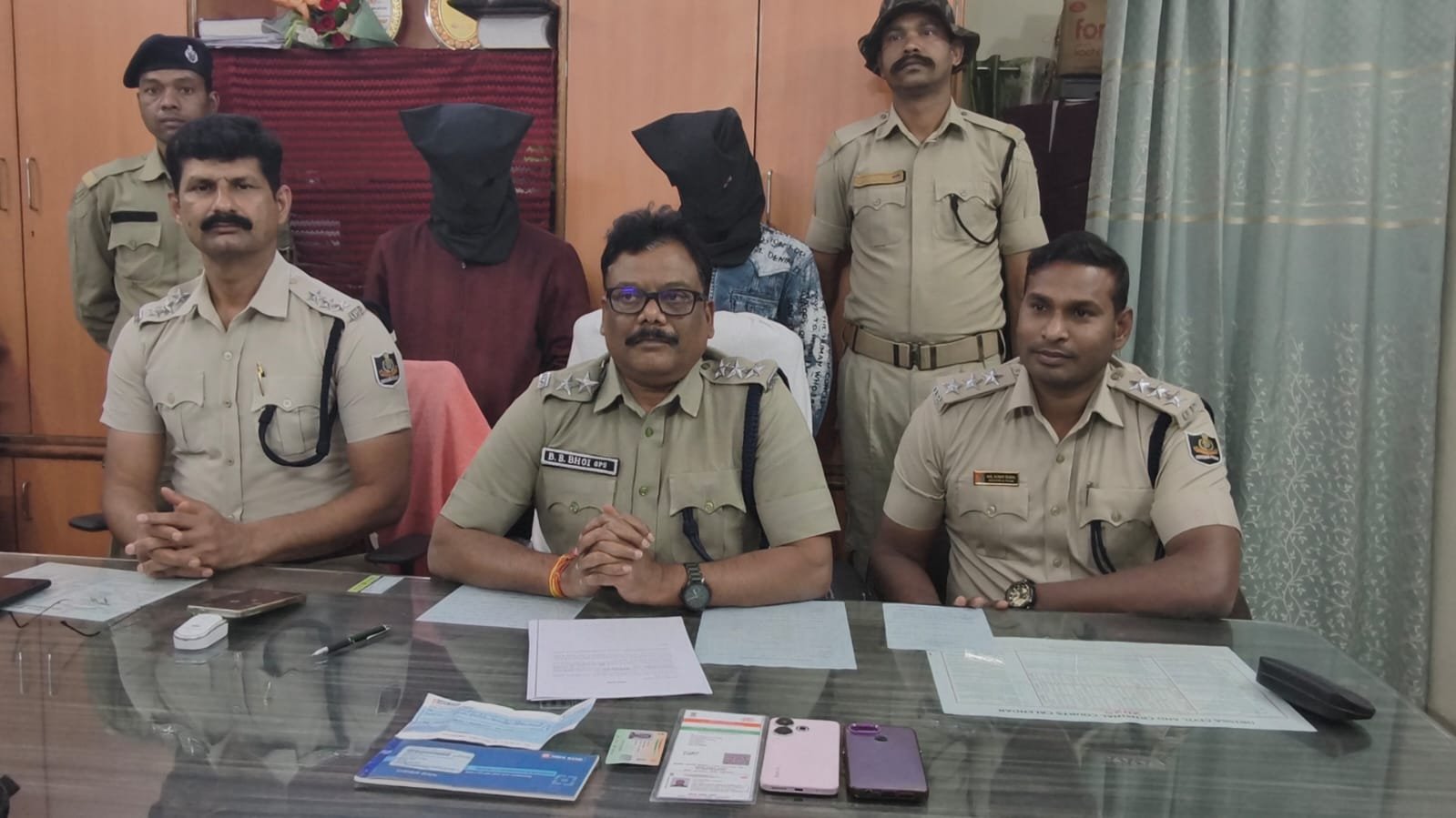 Police arrest suspects in cyber fraud mule bank account case