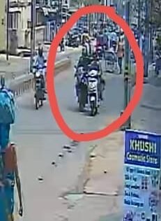 Chain snatching incident captured on CCTV in Basanti Colony Rourkela