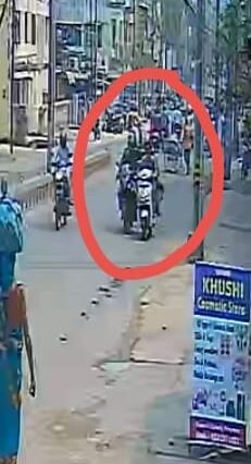 Chain snatching incident captured on CCTV in Basanti Colony Rourkela