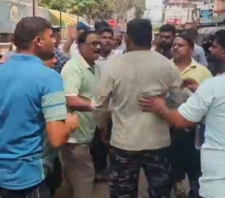 Clash during Station Chowk encroachment dispute in Rourkela