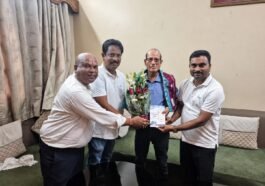 Vihangam Yog Sandesh Yatra delegation felicitating Puranmal Agrawal in Rourkela before the September 22 spiritual event